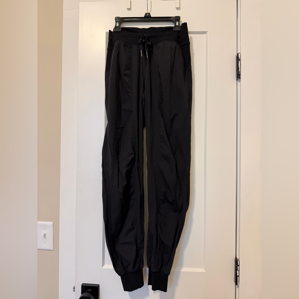 Women’s Lululemon Dance Studio Joggers Size 4